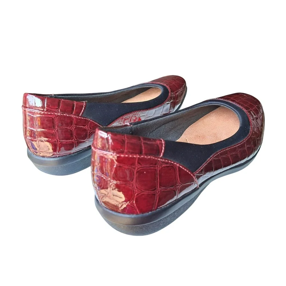 Clarks Collection Burgundy Croc Patent Ballet Flats Cushion Soft  Womens 8.5